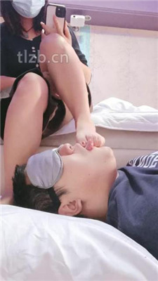 图片[7]_【嗯哼】桌底视角-裸足恋足舔_HD绳艺资源