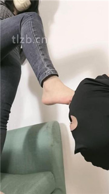 图片[10]_【稚主】裸足全体重踩人体桥梁/臭脚捂脸/脚插嘴_HD绳艺资源