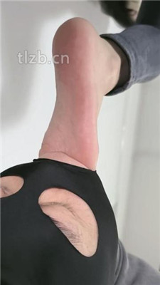 图片[11]_【稚主】裸足全体重踩人体桥梁/臭脚捂脸/脚插嘴_HD绳艺资源