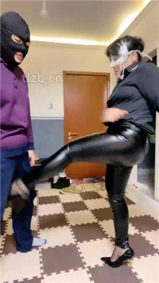 【佳琪绳艺导师】提档/舔脏鞋底/骑马/踩踏_HD绳艺资源