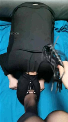 图片[2]_【皮皮】邻居小弟偷闻臭鞋被发现_HD绳艺资源