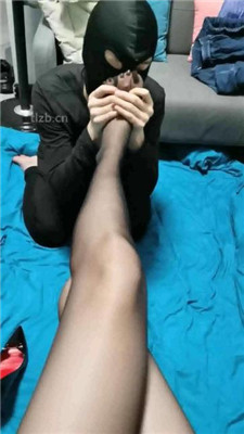 图片[5]_【皮皮】邻居小弟偷闻臭鞋被发现_HD绳艺资源