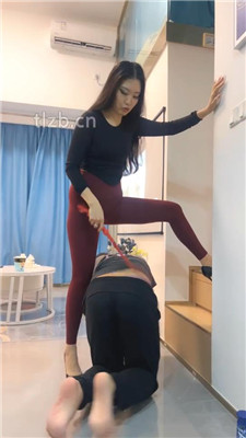 图片[12]_【猫爷】喂食圣水泡面/训练/转胯/舔脏鞋/抽耳光_HD绳艺资源