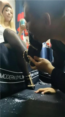 图片[7]_【丝温】跪舔铆钉高跟黑丝/臭脚喂食/骑马转胯踩踏_HD绳艺资源