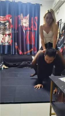 图片[16]_【丝温】跪舔铆钉高跟黑丝/臭脚喂食/骑马转胯踩踏_HD绳艺资源