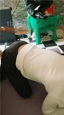 图片[2]_【哈市77s】跪舔高跟臭脚丫_HD绳艺资源