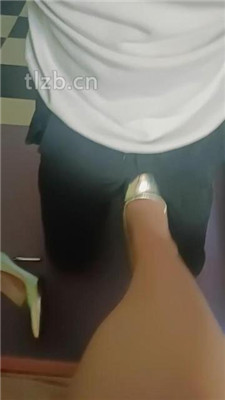 图片[7]_【哈市77s】跪舔高跟臭脚丫_HD绳艺资源