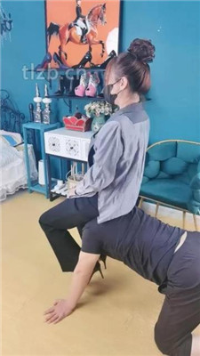 图片[18]_【魔鬼天使】高跟碾压狗爪/艺术闻鞋/磕头求饶/骑马爬_HD绳艺资源