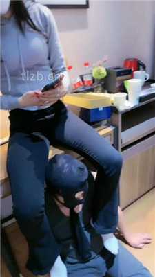 图片[7]_【沐夏夜】白袜脚捂脸/抽耳光/骑马/高跟踩踏/脚喂食_HD绳艺资源