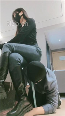 图片[3]_【妮蔻】长靴踩狗头/人肉座椅/踩踏/舔脏鞋底/闻鞋闻白袜_HD绳艺资源