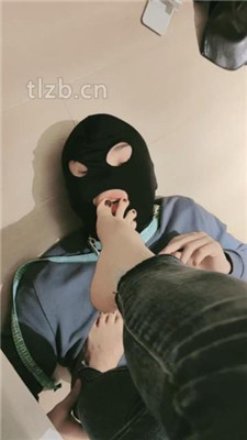 图片[19]_【妮蔻】长靴踩狗头/人肉座椅/踩踏/舔脏鞋底/闻鞋闻白袜_HD绳艺资源