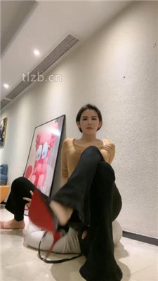 图片[16]_【亚兮】桌底狂舔脏鞋臭袜/坐脸窒息_HD绳艺资源