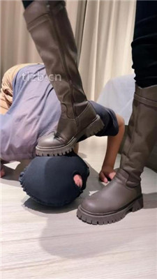 图片[2]_【孤傲女帝】长靴踩踏/重度踢踹/白袜蹂躏/腿绞转胯【双视角版】_HD绳艺资源