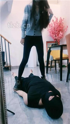 图片[4]_【护短】短靴高跟-全体重踩踏_HD绳艺资源