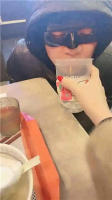 图片[2]_【歌迪丝】户外餐厅-喝圣水/吃脏鞋底_HD绳艺资源