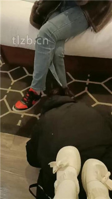 【爱可呀】双S-开发超模学姐S-转胯/吃白袜/舔脏鞋/脚底喂食_HD绳艺资源