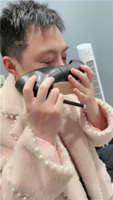 【杭州cc】踩踏喂食/跪舔网袜高跟_HD绳艺资源