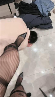 图片[4]_【杭州cc】踩踏喂食/跪舔网袜高跟_HD绳艺资源