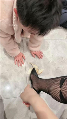 图片[7]_【杭州cc】踩踏喂食/跪舔网袜高跟_HD绳艺资源