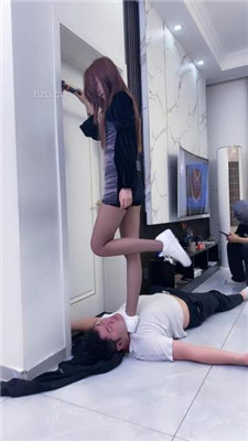 图片[18]_【麋鹿银儿】黑丝高跟长腿/骑马转胯/腿绞/踩狗爪/插嘴_HD绳艺资源