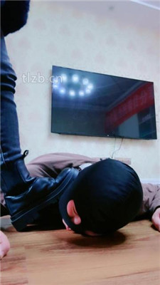 图片[4]_【梦凡】脏靴子踩狗地毯_HD绳艺资源