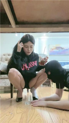 图片[17]_【甜一】桌底视角-臭脚丫熏狗奴_HD绳艺资源