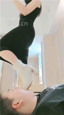 图片[7]_【妮蔻】短靴女神碾压踩/胯下辱/清理脏鞋/深喉/黑船袜捂脸_HD绳艺资源