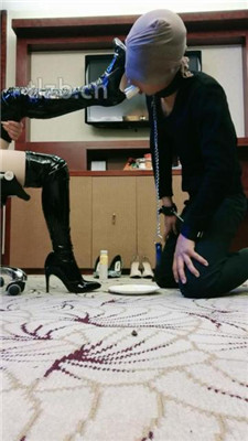 图片[2]_【诗恩】艺术装置塞嘴/长靴高跟踩踏喂食/喂口水/赏圣水【完整版】_HD绳艺资源