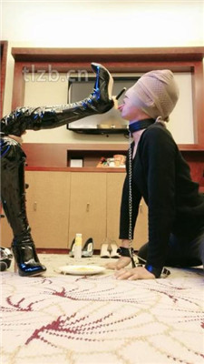 图片[5]_【诗恩】艺术装置塞嘴/长靴高跟踩踏喂食/喂口水/赏圣水【完整版】_HD绳艺资源