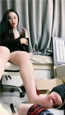 【小羊】母畜-迷恋臭脚丫的闺蜜_HD绳艺资源