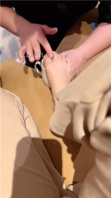 图片[10]_【Alina七】品尝裸足/人体座椅/闻腋下_HD绳艺资源