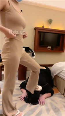 图片[16]_【Alina七】品尝裸足/人体座椅/闻腋下_HD绳艺资源