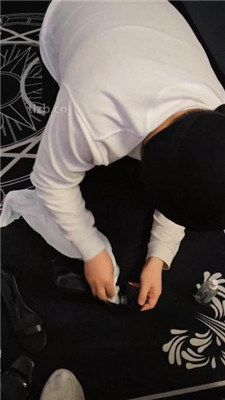 图片[9]_【重庆沐子】嘴叼鞋爬行/清理脏鞋/踩踏臭脚捂脸_HD绳艺资源