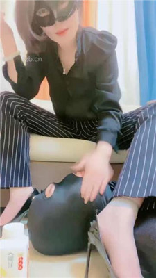 【高傲】臭脚极限插嘴/赏赐圣水_HD绳艺资源