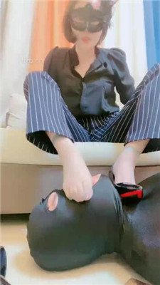 图片[2]_【高傲】臭脚极限插嘴/赏赐圣水_HD绳艺资源