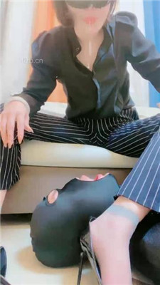 图片[3]_【高傲】臭脚极限插嘴/赏赐圣水_HD绳艺资源