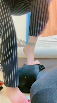 图片[12]_【高傲】臭脚极限插嘴/赏赐圣水_HD绳艺资源