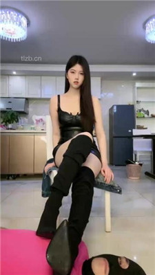 【佳奈】高跟长靴踩地毯/掐乳_HD绳艺资源