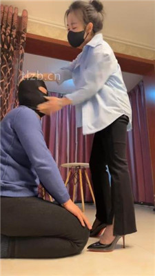 图片[3]_【辣姐】高跟踩狗头/耳光狂抽/狗脸嘴吐奶/赏赐圣水_HD绳艺资源