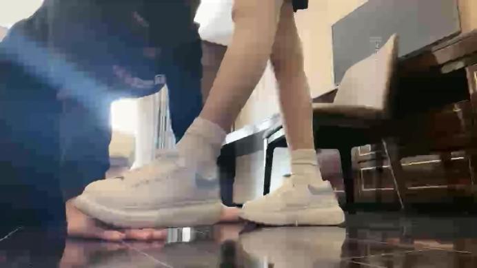 图片[2]_【zaizz】小白鞋肉丝踩/狠抽耳光/高难度挑战跳踩转胯【完整版】_HD绳艺资源