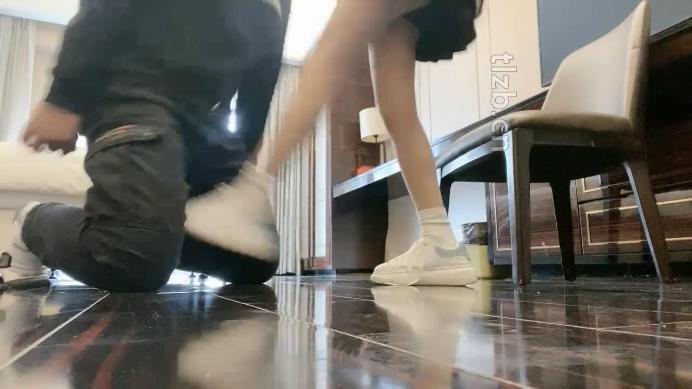 图片[9]_【zaizz】小白鞋肉丝踩/狠抽耳光/高难度挑战跳踩转胯【完整版】_HD绳艺资源