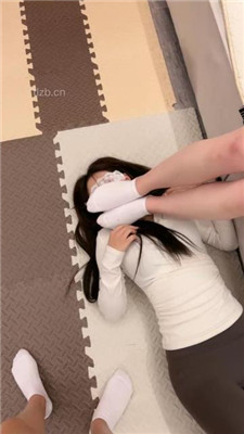 图片[5]_【橙宝】双母畜-舔脚发骚/转胯/白袜脚插嘴/提档_HD绳艺资源