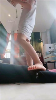 【梦樱】高跟裸足踩_HD绳艺资源