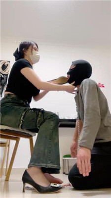 图片[11]_【甜心教主】双S-鞋碾压踩/揪耳朵/舔口水鞋底/腿夹【双视角版】_HD绳艺资源