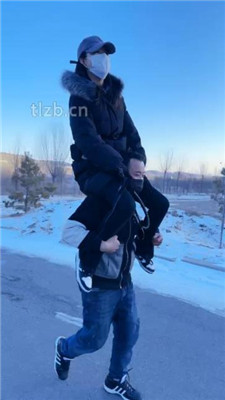 图片[10]_【沐夏夜】户外景区溜双狗_HD绳艺资源