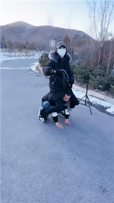 图片[11]_【沐夏夜】户外景区溜双狗_HD绳艺资源