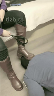 【樊樊】皮带sp/跪舔脏长靴/棉袜臭脚辱【完整版】_HD绳艺资源