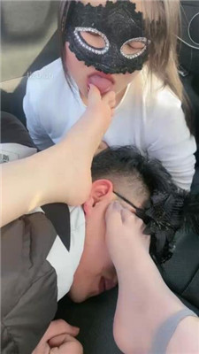 图片[10]_【高傲】情侣奴-车内舔脏鞋臭脚_HD绳艺资源