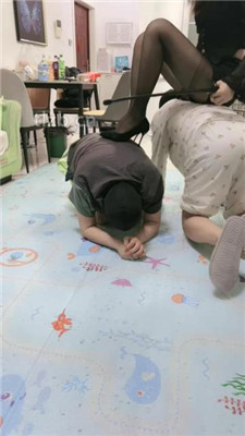 【狠欣人】犬化羞辱双狗废物-重度踩踏【下】_HD绳艺资源