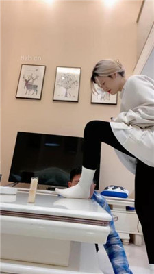 图片[20]_【甜味药丸】白袜瑜伽裤-口枷塞嘴/踩狗头狗爪/舔脏鞋底_HD绳艺资源